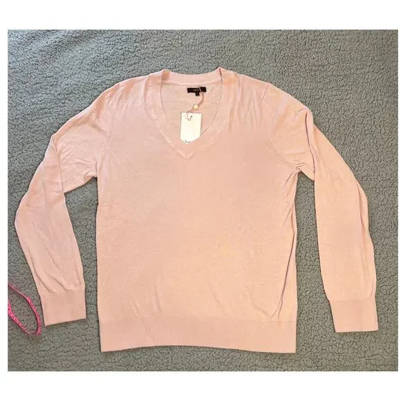 Lightweight Cotton Cashmere V-Neck Sweater Large (B100320) - Picture 2 of 8